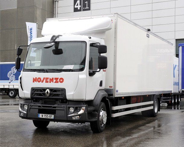 Camion porteur fourgon
